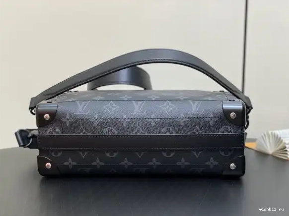 WIS East LOUIS VUITTON West-29*17.5*10CM Trunk Soul 0705